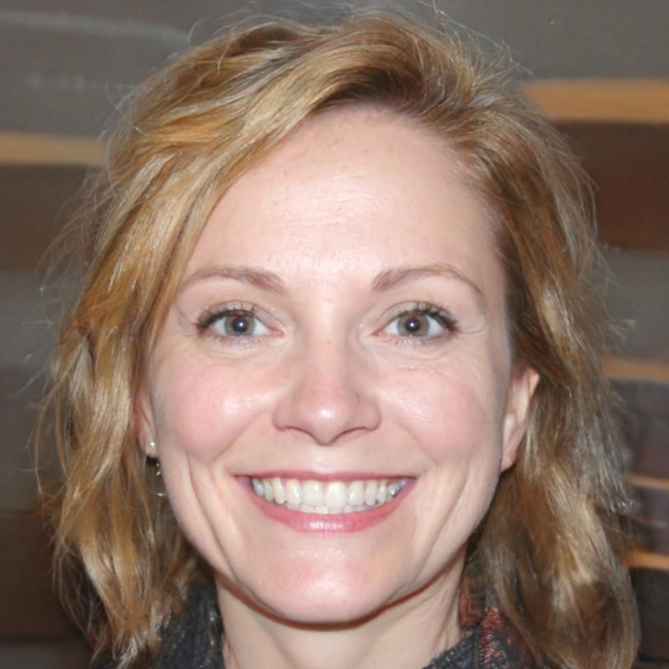 Portrait of Linh Thao Bui, Lead Instructor for financial modeling program